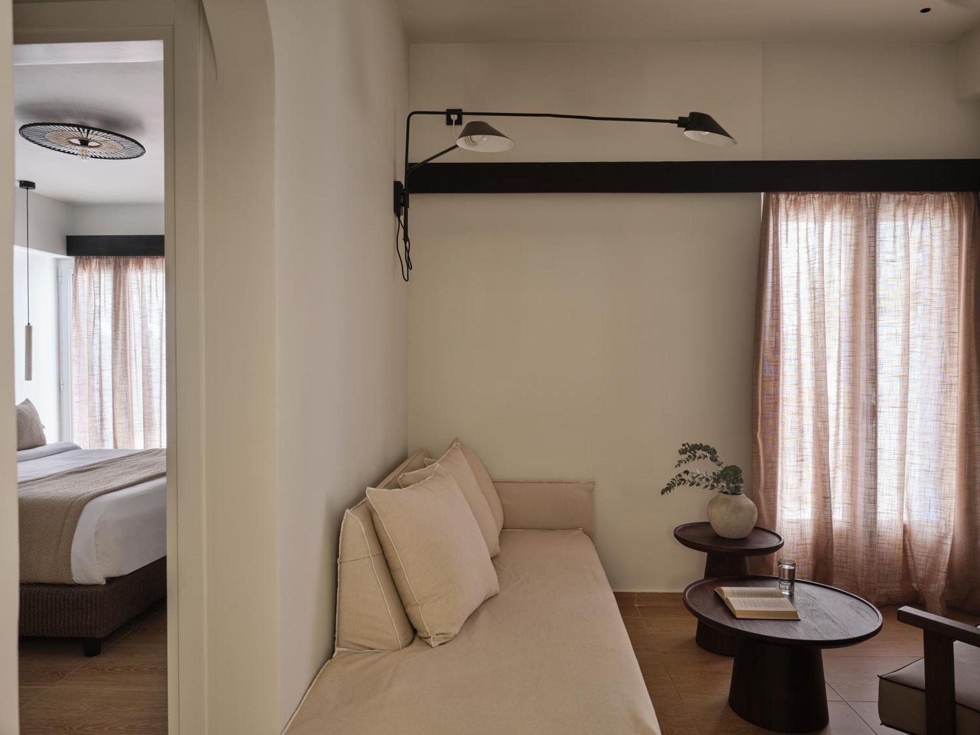 Loizos Stylish Residences Тира Экстерьер фото