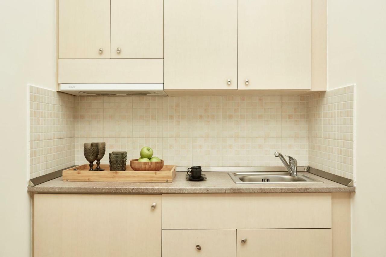 Loizos Stylish Residences Тира Экстерьер фото